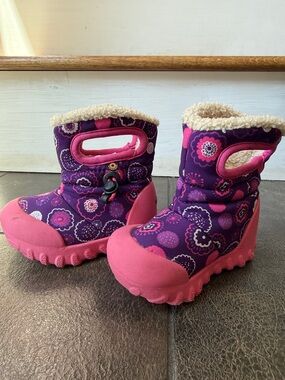 Bogs Kids Purple & Pink Floral Insulated Rain/Snow Boots